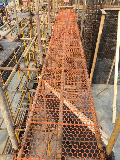 南京明发科技商务城脚手架工程解析 四川乐鑫架业脚手架搭建实践